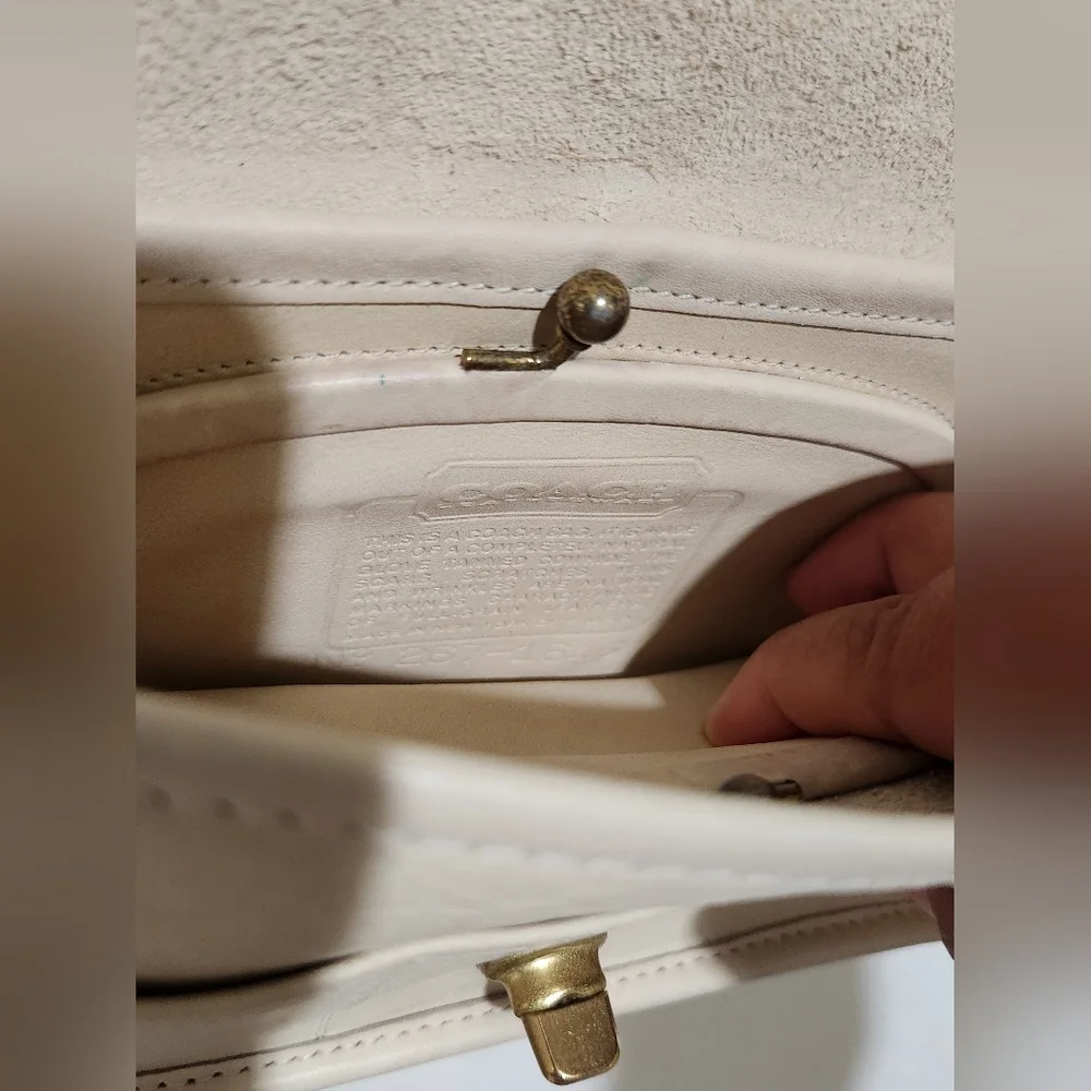 Vintage Coach Shoulder Purse 9385 - Bone - Picture 14 of 15